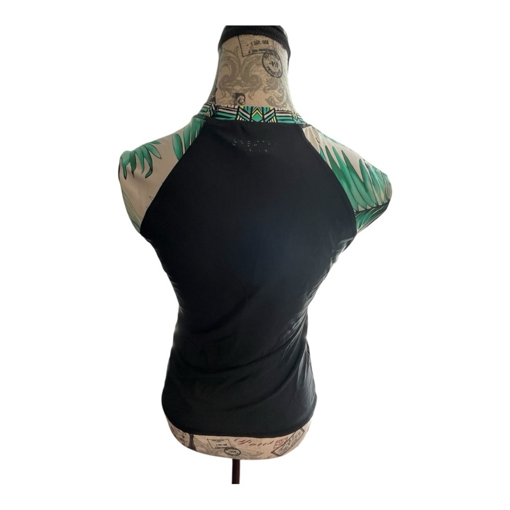 Body Glove Black Tee with Green Leaf Design - Picture 3 of 5